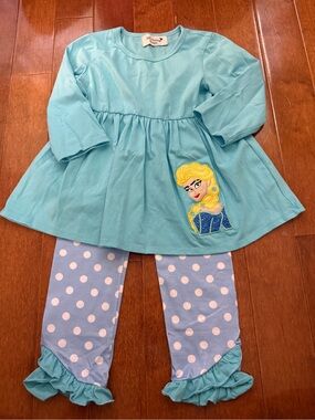MK Boutique Teal Top and Light Blue Polka Dot Leggings Set